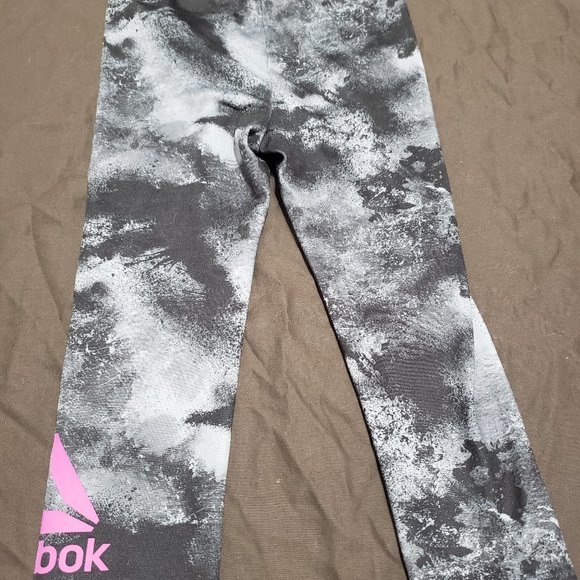 Reebok Leggings Camouflage Activewear Purple Breathable Stretchy Comfy Size 2T - Picture 2 of 4